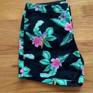 Old Navy Hawaiian print everyday short size 6